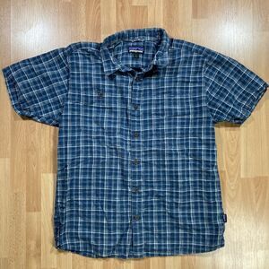 Patagonia Organic Cotton Plaid Shirt (Men’s size L) • Short Sleeve • EUC